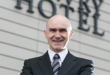 Départ, UK | Adrian Ellis, hôtelier international, prendra sa retraite en juin Adrian Ellis, Lowry Hotel