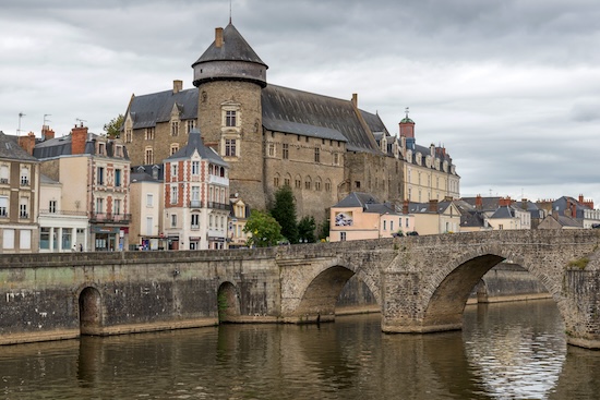 Vue de Laval en Mayenne @ credit Depositphotos