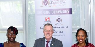 Rebranding mars 2024, Kenya | Swiss-Belhotel International signe un deuxième hôtel à Nairobi Les Directrices du groupe Mukawa Mesdames Clare Njeri Githunguri (left) et Madame Lilian Joy Nyagaki Githunguri (right) signent l'accord de gestion aux côtés de Laurent Voivenel @ credit Swiss-Belhotel International