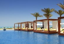 Monde | Partenariat Hilton/Small Luxury Hotels of the World™, le luxe en ligne de mire ! Luxury place resort, illustration @ credit Depositphotos