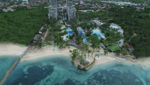 Vue aérienne du site en bord de mer du Pullman Mactan Cebu Hotel & Residences @ credit Accor All