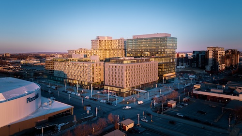 COURTYARD BY MARRIOTT® © Agence Geminy