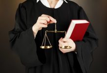 Social | 📌 Congé payé et arrêt maladie : la Cour de cassation tranche Illustration justice @ credit Depositphotos