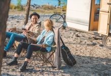 Plein Air | Huttopia lance Bivouacs : la ‘vanlife’ passe enfin au vert ! Vanlife @ credit Depositphotos