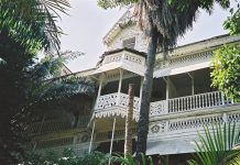 🔥 Haïti | L’hôtel Oloffson, joyau historique et culturel, ravagé par les flammes ! Hotel_Oloffson @ credit Wikipedia Commons