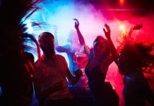 Economie | Paris Society se recentre sur la restauration et cède ses établissements de nuit à Laurent de Gourcuff Depositphotos_69437841_XL