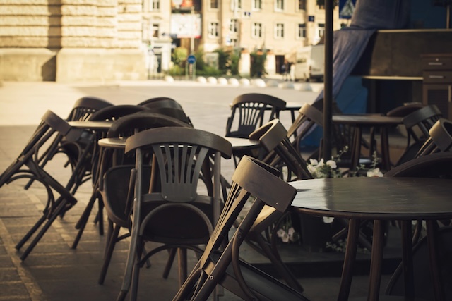 Les restaurants en crise : trop chers ou trop nombreux ?