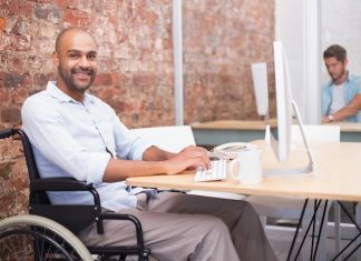 UK | Accessible Hospitality Alliance*, Charlotte Evans (Condé Nast Johansens) et Robert Richardson (Institute of Hospitality) au Conseil. Accessibility Handicap Inclusion