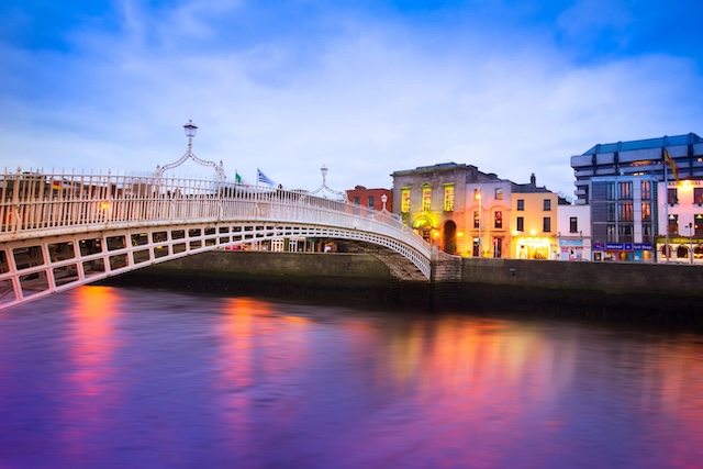 Dublin Quay au crépuscule @ credit Depositphotos.com