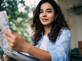 Tour d’horizon, France | 2 ouvertures pour 1 réouverture ! Lu dans la presse @ Depositphotos.com