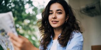 Tour d’horizon, France | 2 ouvertures pour 1 réouverture ! Lu dans la presse @ Depositphotos.com