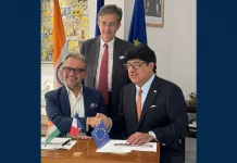 Éducation, Asie | IHCL conclut un partenariat avec ESSEC Academy Singapore pour former les leaders de demain Cérémonie de signature : Vincenzo Vinzi, President - ESSEC Business School ESSEC Business School, Puneet Chhatwal, CEO IHCL