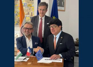 Éducation, Asie | IHCL conclut un partenariat avec ESSEC Academy Singapore pour former les leaders de demain Cérémonie de signature : Vincenzo Vinzi, President - ESSEC Business School ESSEC Business School, Puneet Chhatwal, CEO IHCL