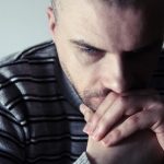 Homme confronté à des difficultés personnelles @ credit Depositphotos