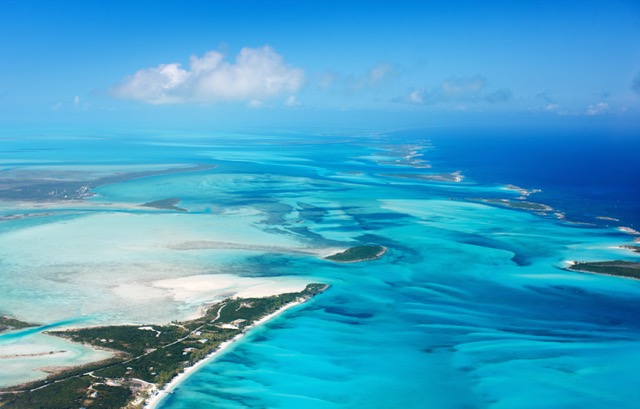 Les Bahamas vue du ciel @ credit Depositphotos.com