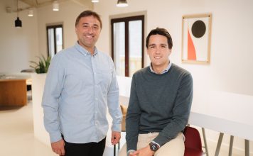 Ouverture hybride, Paris | Líbere Hospitality Group signe son premier établissement à Paris pour début 2026 Antón de la Rica & Mikel Rodriguez CEOs of Líbere Hospitality Group