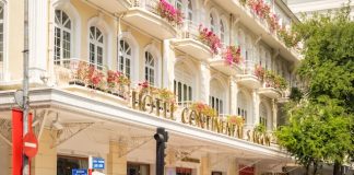 Vietnam | Les hôtels non-fumeurs, nouveau standard du tourisme durable en 2025 The beautifully renovated French colonial building of Hotel Continental Saigon - Ho Chi Minh City, Vietnam @ credit Depositphotos.com