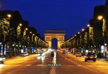 Monde, 2026 | Preferred Hotels annonce 8 nouvelles adresses et 3 réouvertures (dont le California Paris) The Champs-Elysees at night in Paris, France