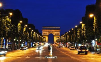 Monde, 2026 | Preferred Hotels annonce 8 nouvelles adresses et 3 réouvertures (dont le California Paris) The Champs-Elysees at night in Paris, France